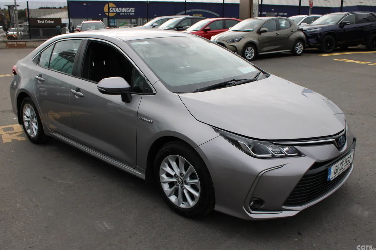 Toyota Corolla Saloon, Petrol Hybrid, 2019, Grey