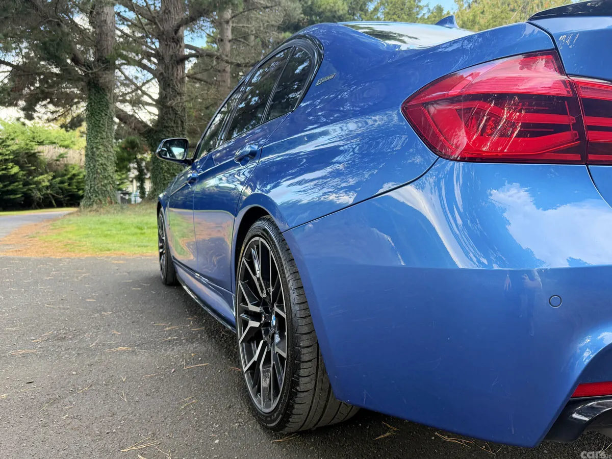 BMW 3-Series Saloon, Petrol Plug-in Hybrid, 2017, Blue