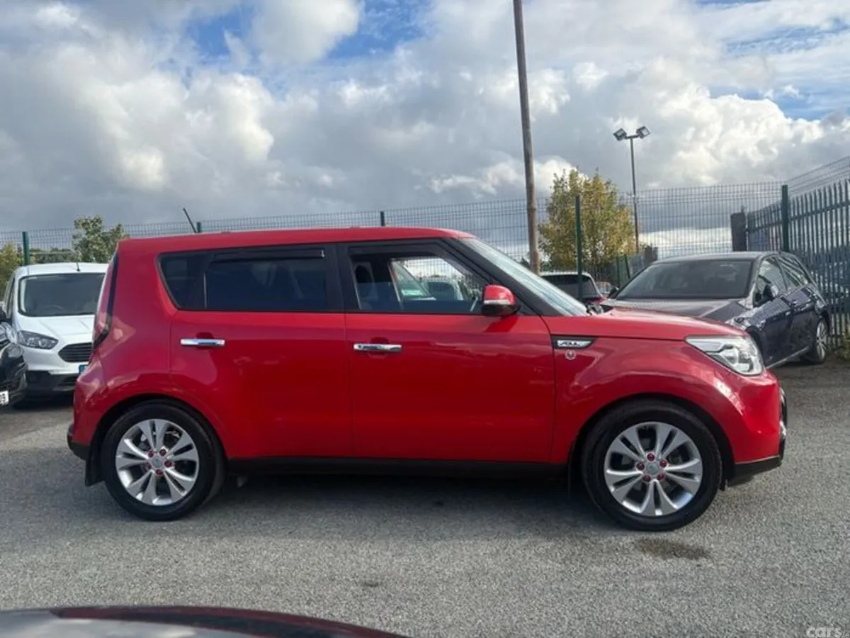 Kia Soul Hatchback, Diesel, 2014, Red