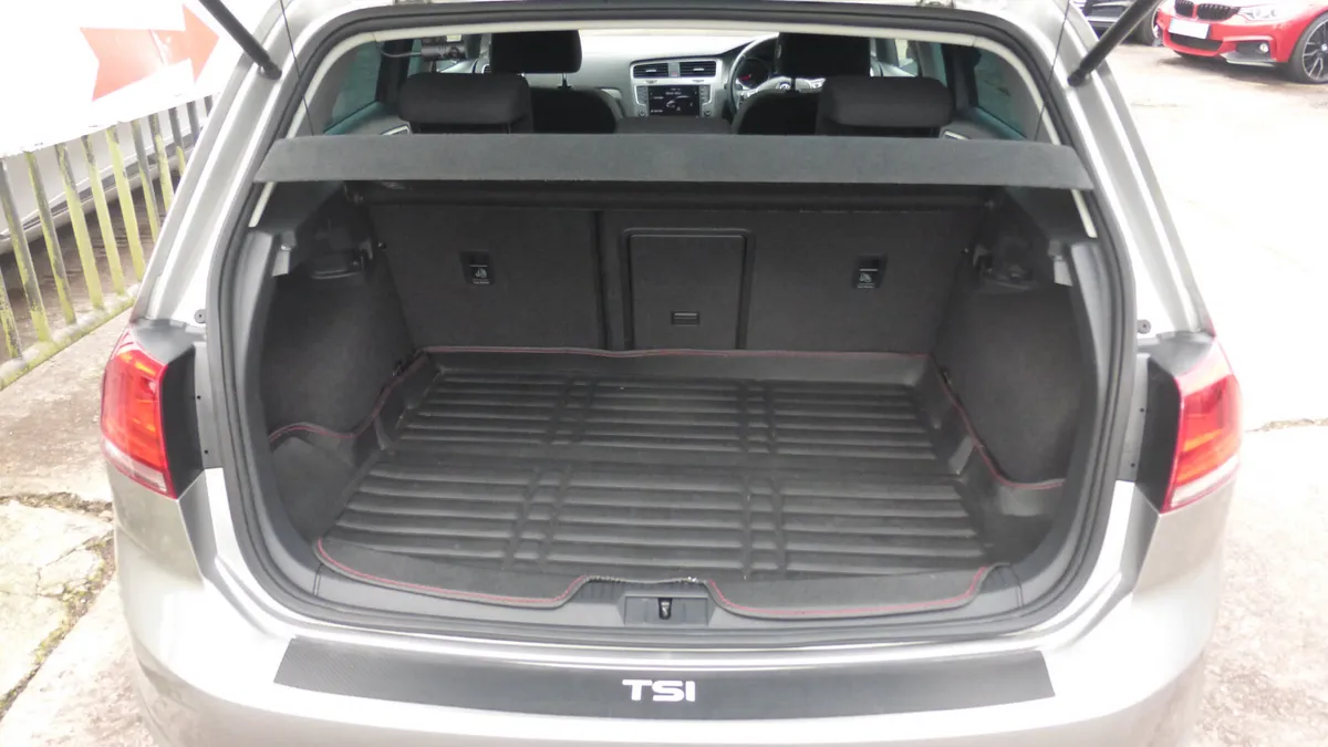 Volkswagen Golf Hatchback, Petrol, 2016, Grey