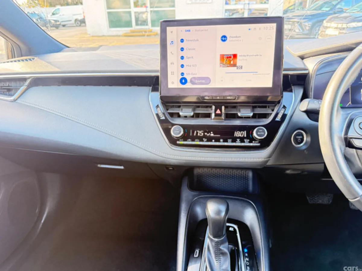 Toyota Corolla Hatchback, Petrol Hybrid, 2024, Black