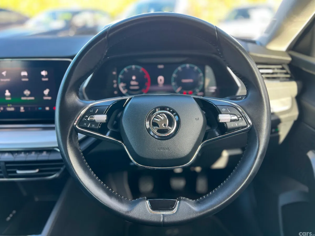Skoda Octavia Saloon, Diesel, 2022, Grey