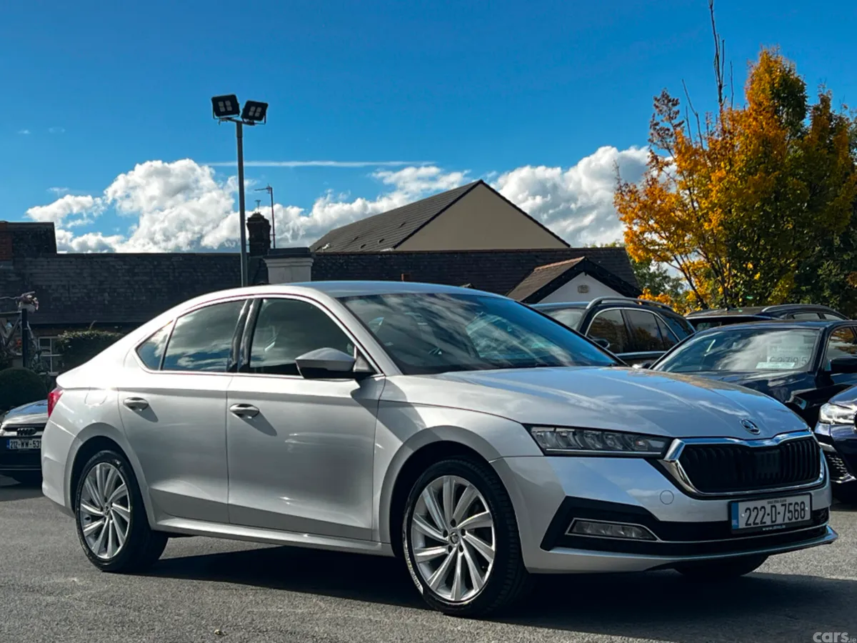 Skoda Octavia Saloon, Diesel, 2022, Grey