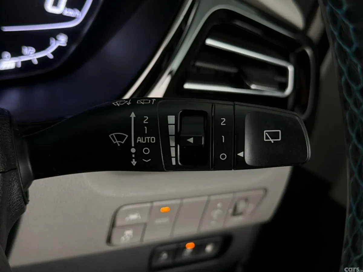 Kia Niro Hatchback, Petrol Plug-in Hybrid, 2021, White