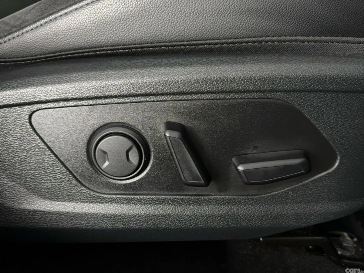 Kia Sportage SUV, Petrol Plug-in Hybrid, 2025, White