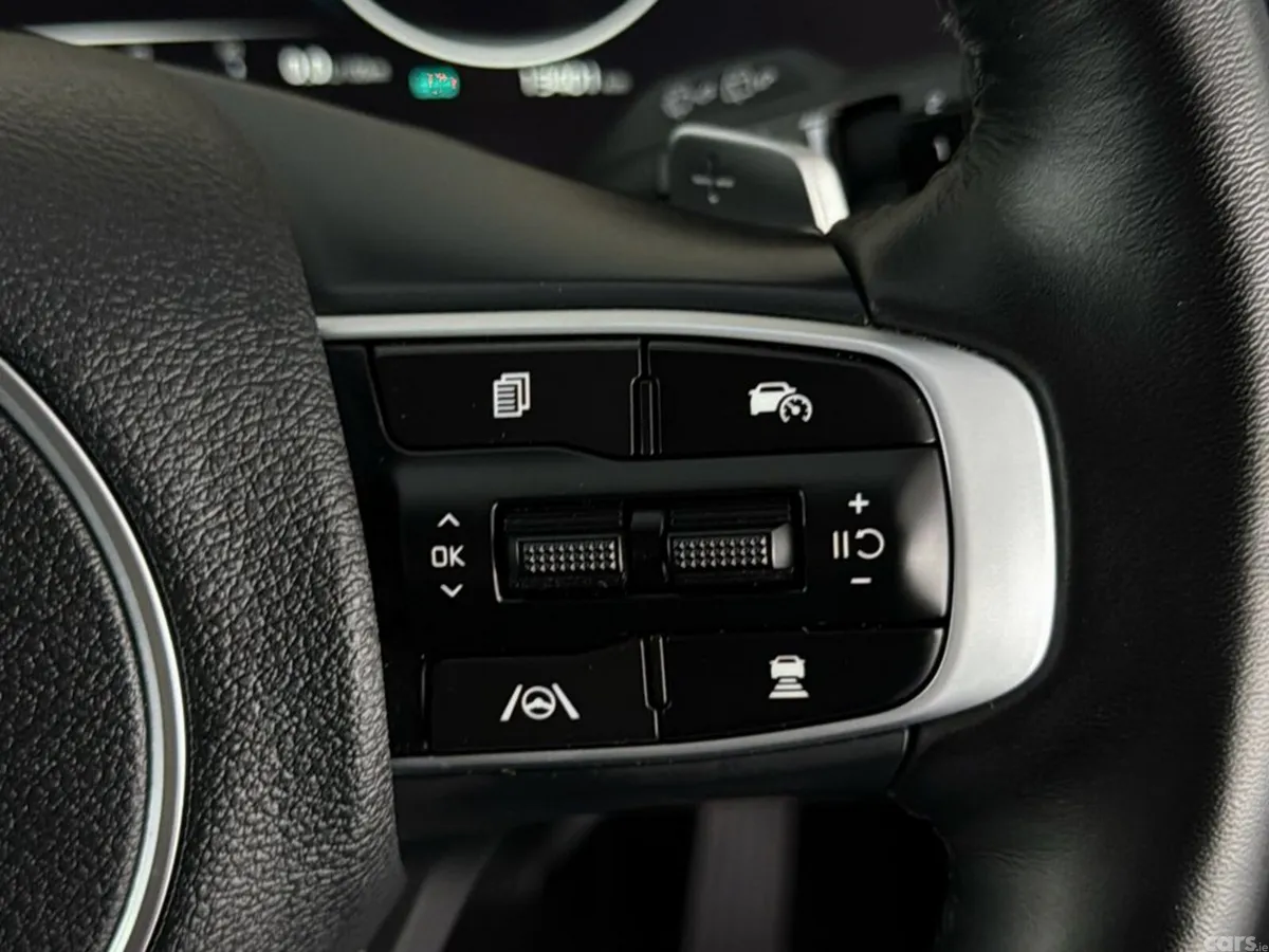 Kia Sportage SUV, Petrol Plug-in Hybrid, 2025, White