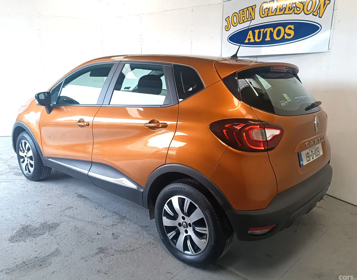 Renault Captur Hatchback, Petrol, 2019, Orange