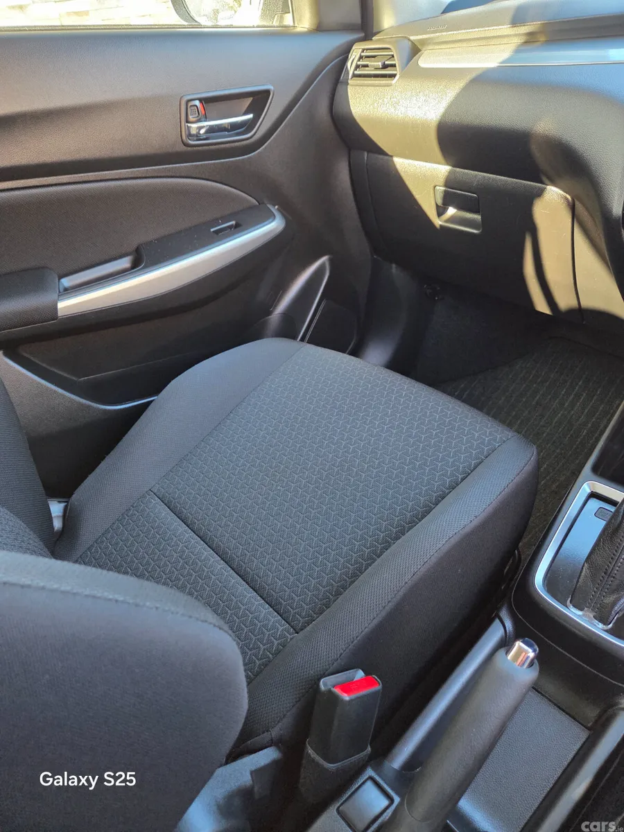 Suzuki Swift Hatchback, Petrol Plug-in Hybrid, 2019, White