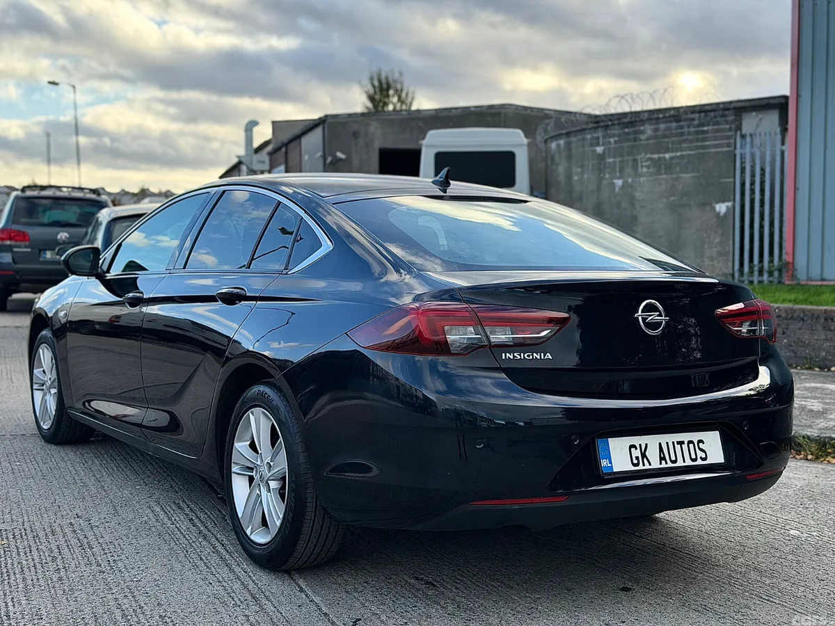 Opel Insignia Hatchback, Diesel, 2019, Blue