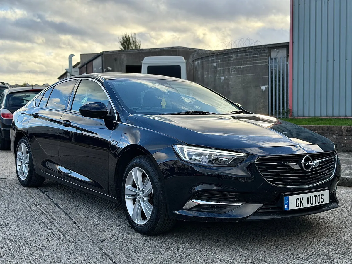 Opel Insignia Hatchback, Diesel, 2019, Blue