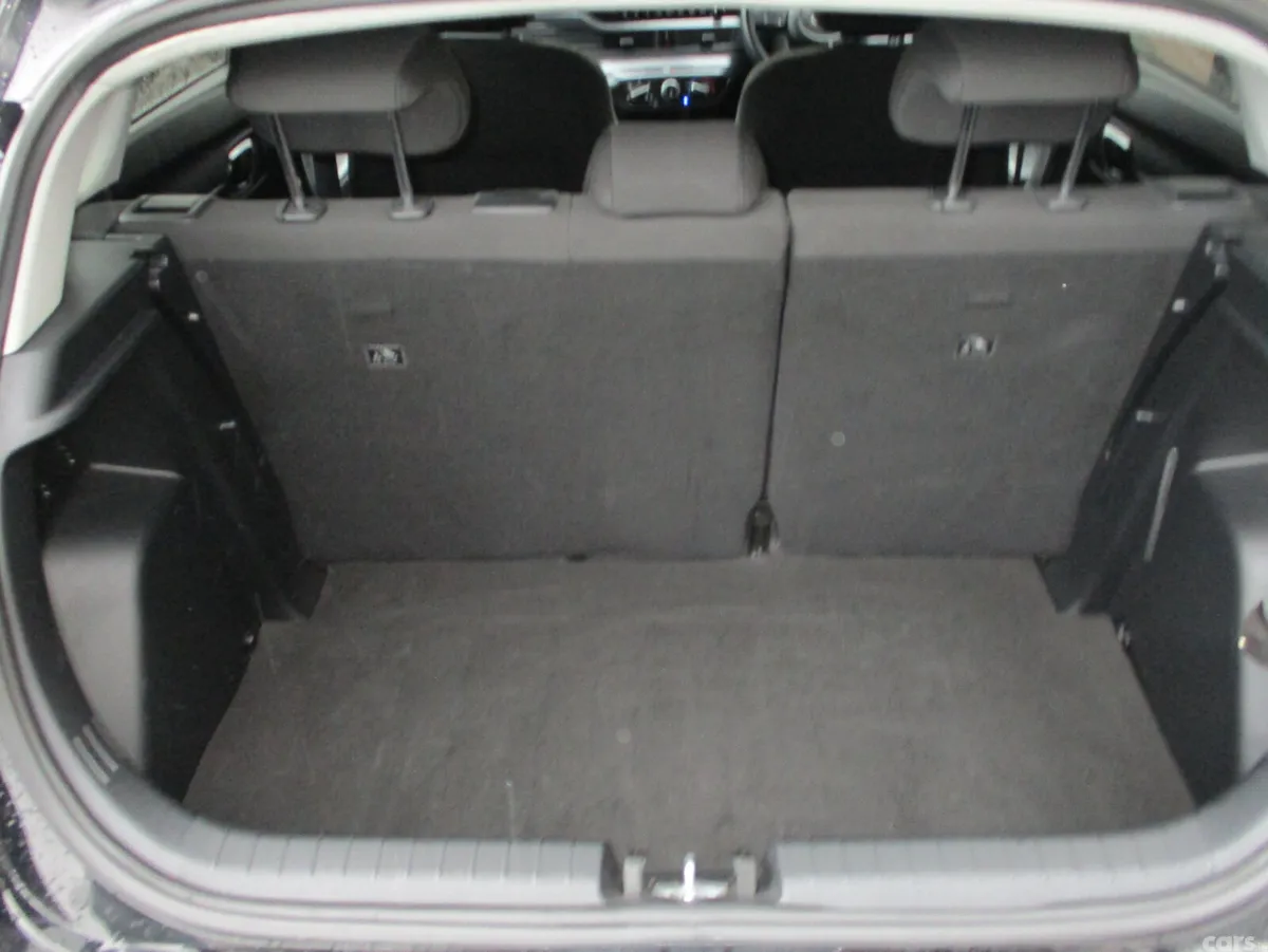 Hyundai i20 Hatchback, Petrol, 2024, Black