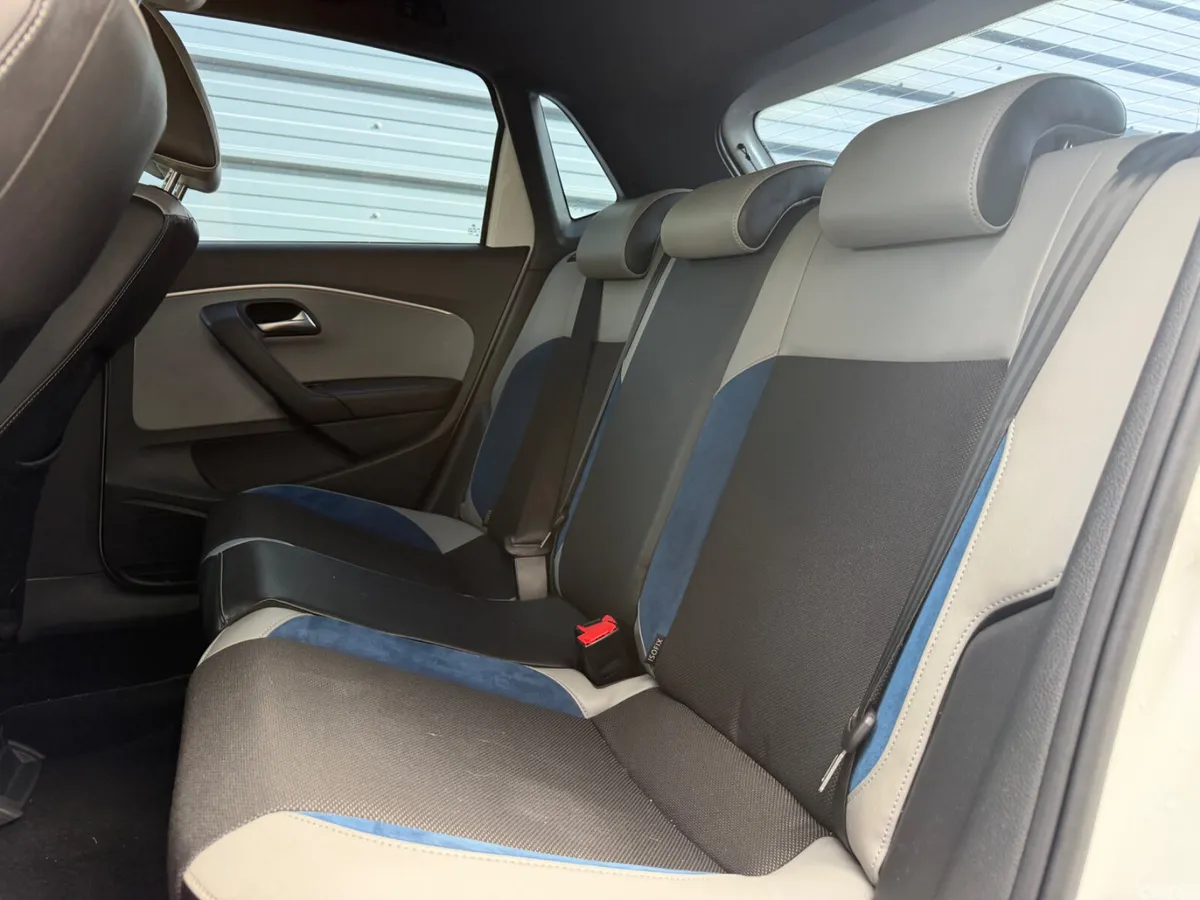Volkswagen Polo Hatchback, Petrol, 2015, White