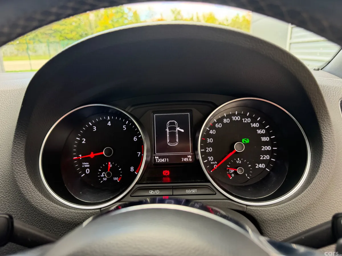 Volkswagen Polo Hatchback, Petrol, 2015, White