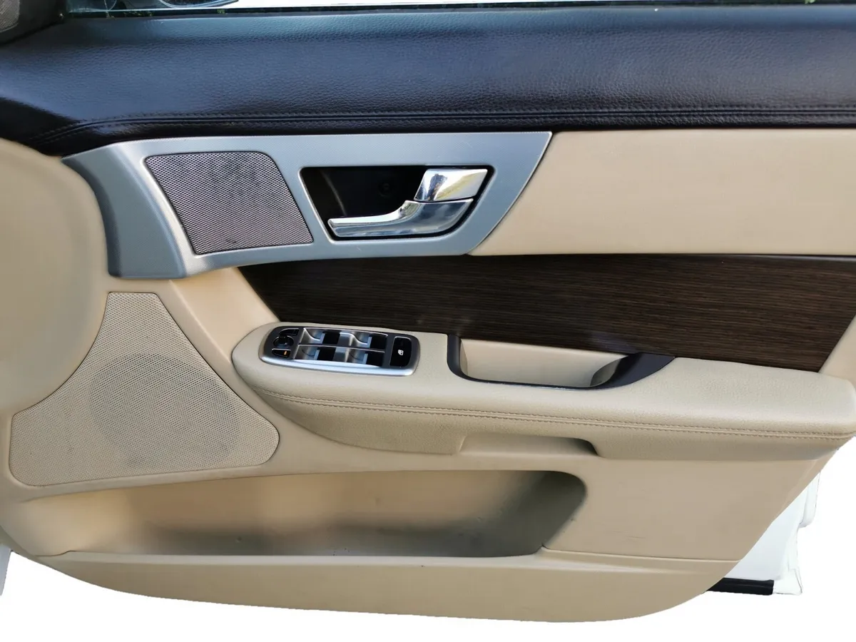 Jaguar XF Saloon, Diesel, 2011, White
