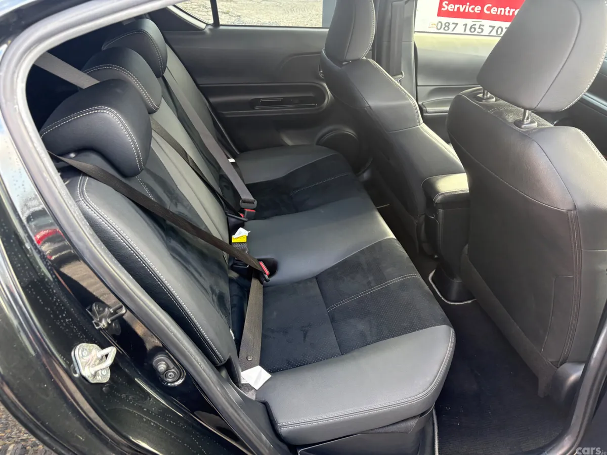 Toyota Aqua Hatchback, Petrol Hybrid, 2020, Black