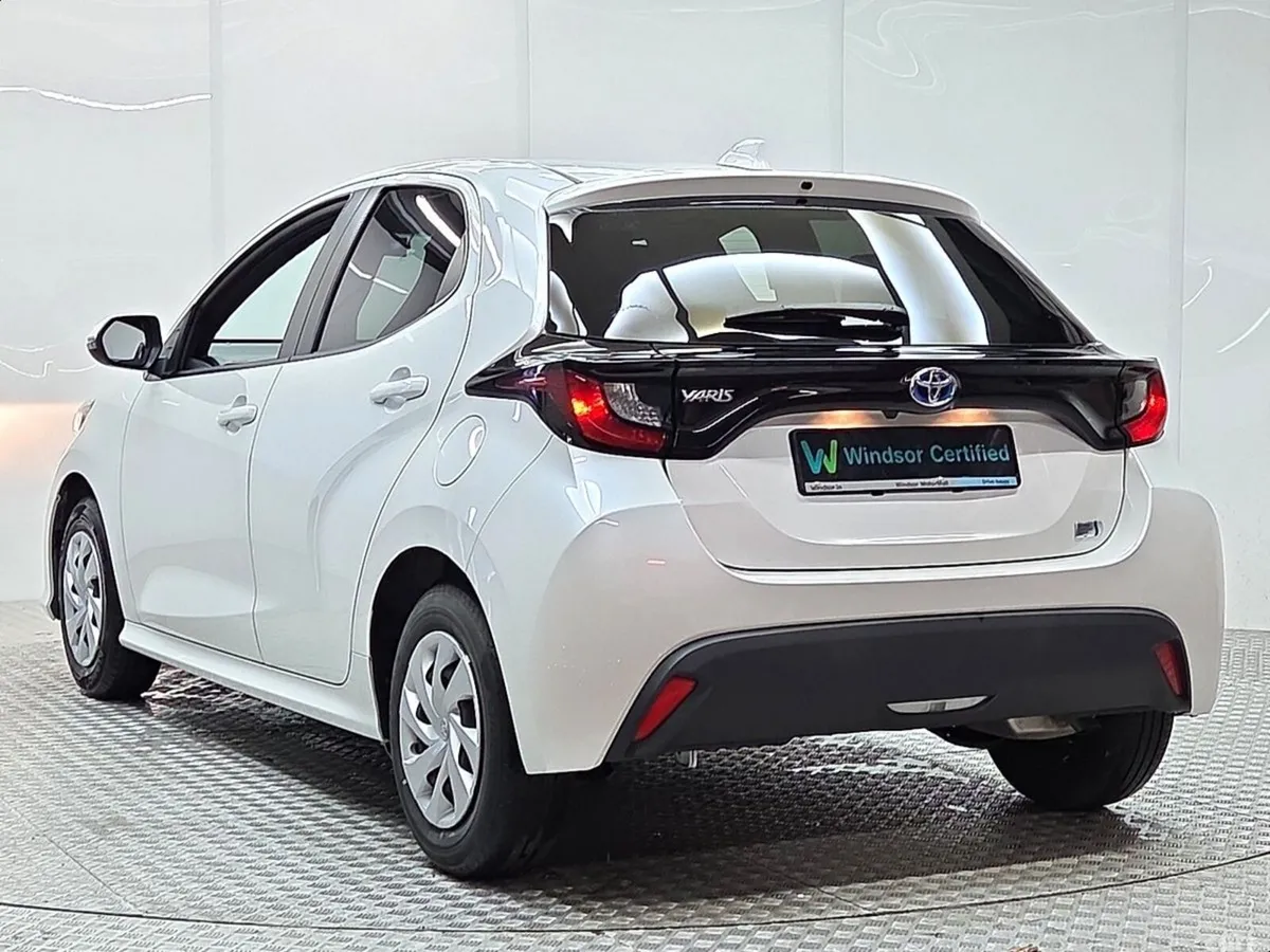 Toyota Yaris Hatchback, Petrol Hybrid, 2023, White