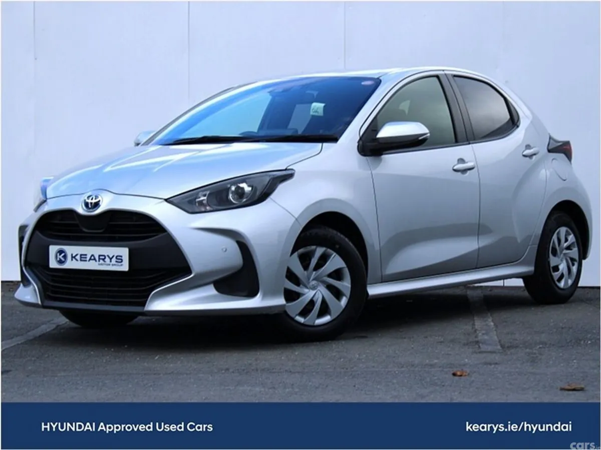 Toyota Yaris Hatchback, Petrol Hybrid, 2021, Silver