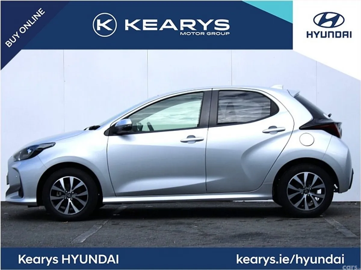 Toyota Yaris Hatchback, Petrol Hybrid, 2021, Silver