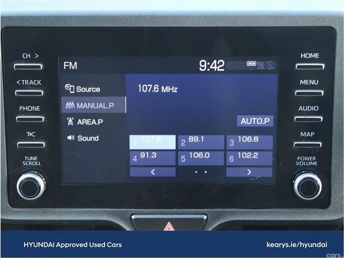 Toyota Yaris Hatchback, Petrol Hybrid, 2021, Silver