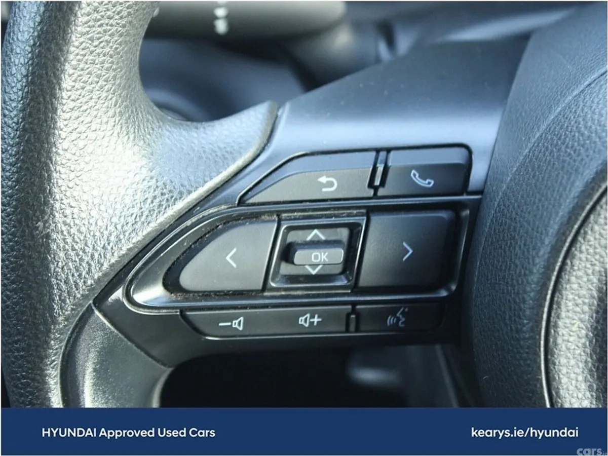 Toyota Yaris Hatchback, Petrol Hybrid, 2021, Silver