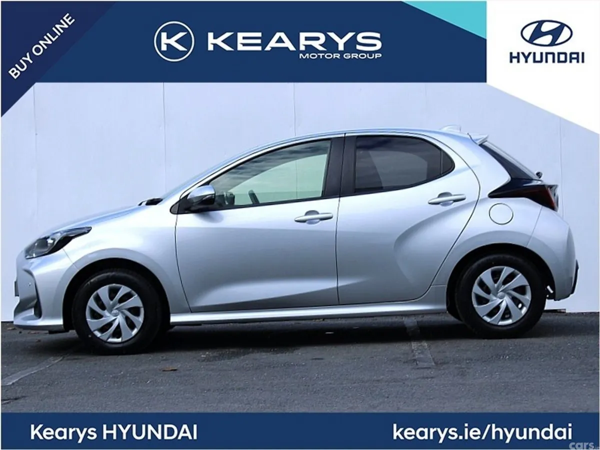 Toyota Yaris Hatchback, Petrol Hybrid, 2021, Silver