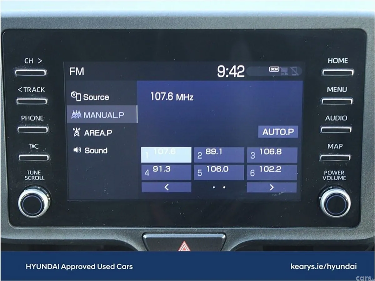 Toyota Yaris Hatchback, Petrol Hybrid, 2021, Silver