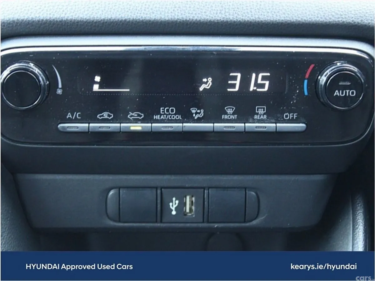Toyota Yaris Hatchback, Petrol Hybrid, 2021, Silver