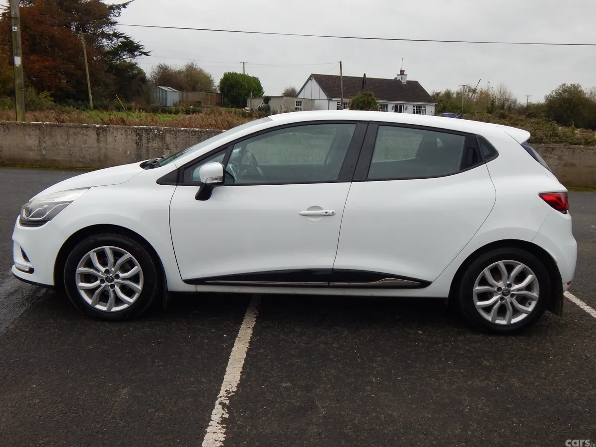 Renault Clio Hatchback, Diesel, 2017, White