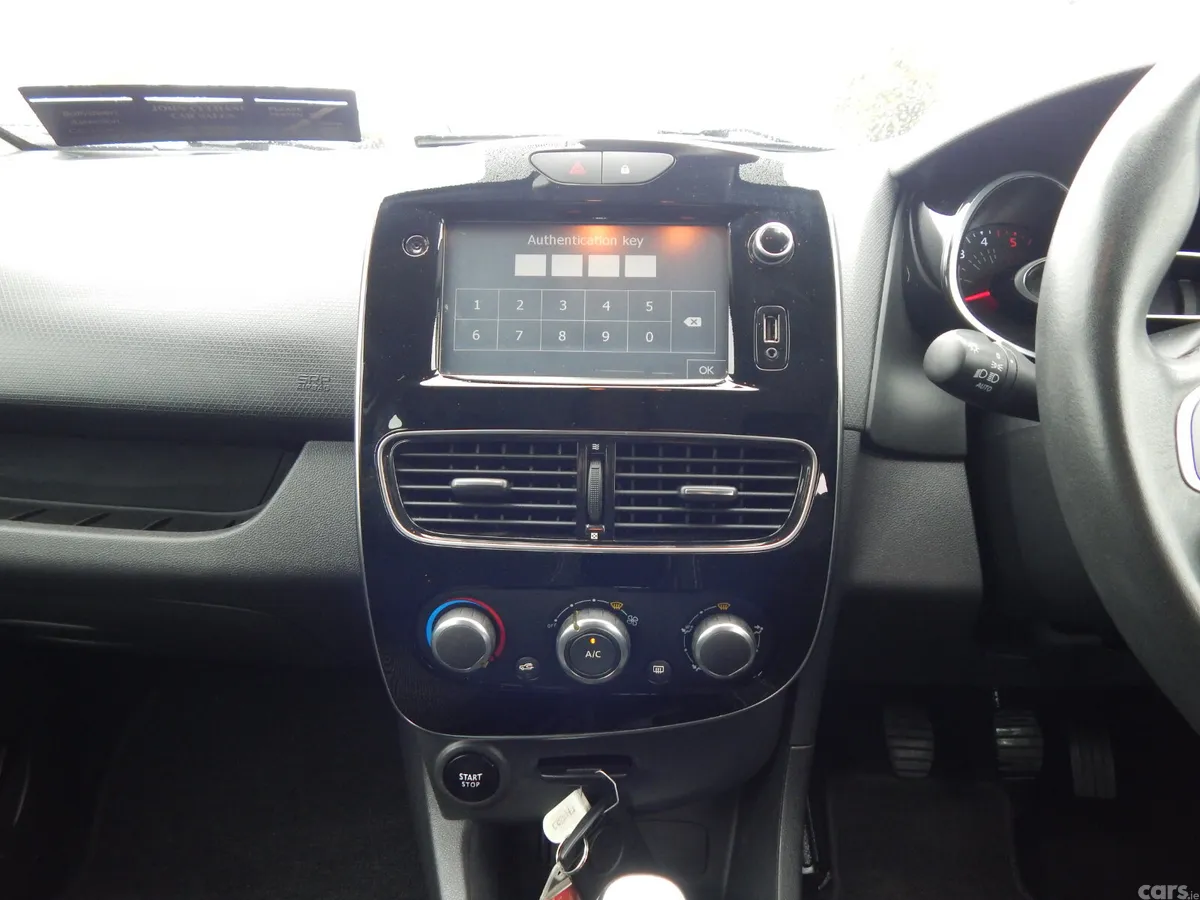 Renault Clio Hatchback, Diesel, 2017, White
