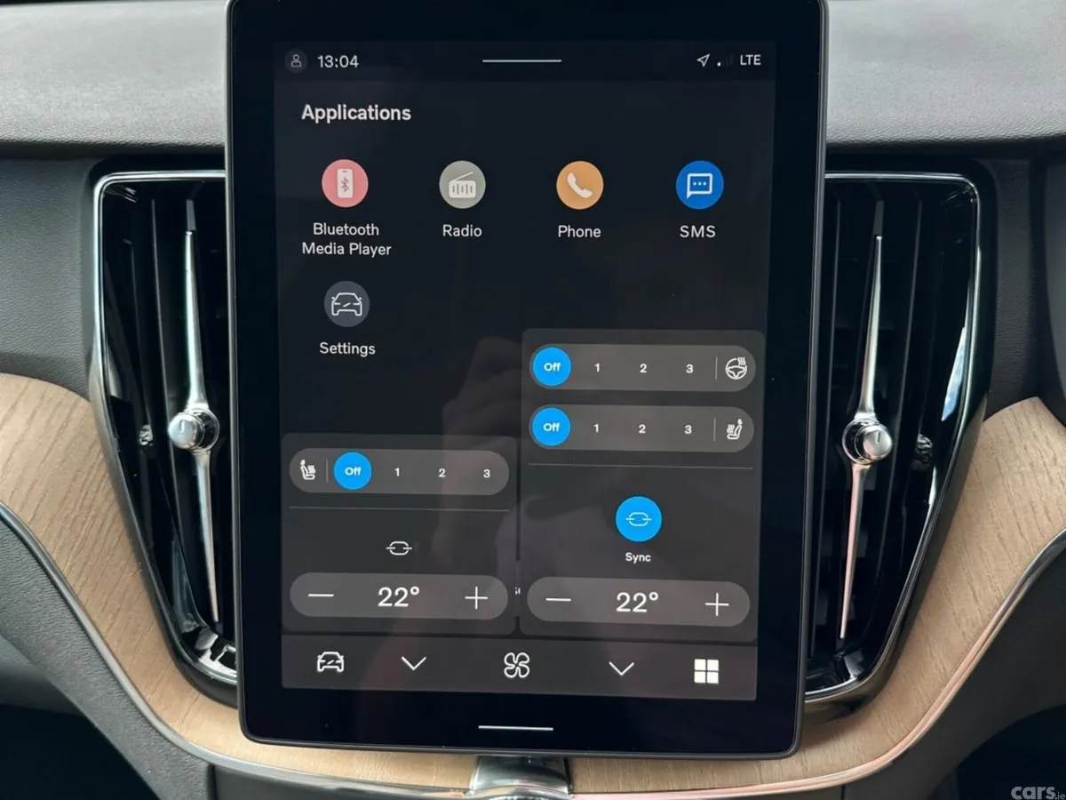 Volvo XC60 SUV, Petrol Plug-in Hybrid, 2026, Red