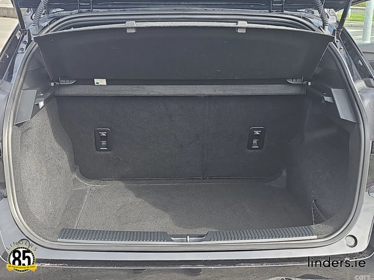 MG MG4 Hatchback, Electric, 2023, Black