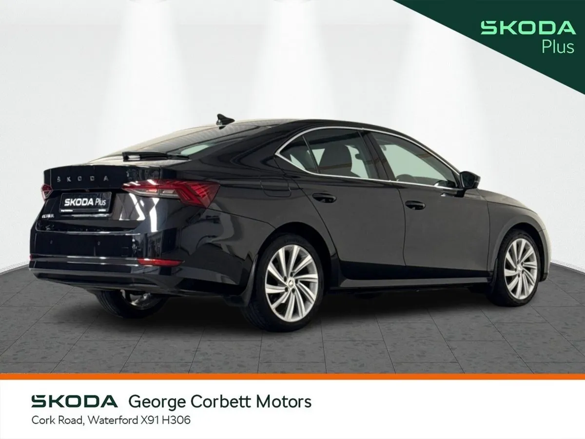 Skoda Octavia Saloon, Petrol, 2023, Black
