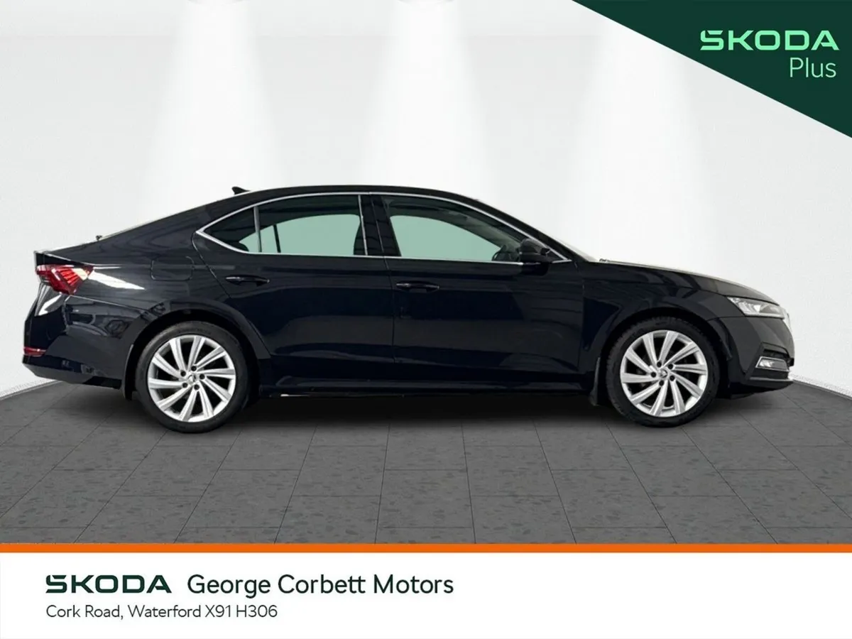 Skoda Octavia Saloon, Petrol, 2023, Black