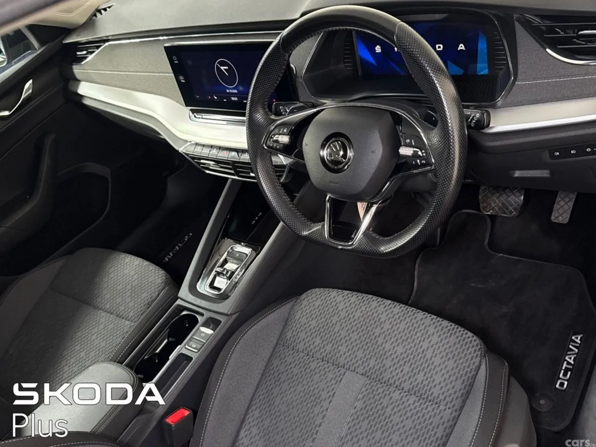 Skoda Octavia Saloon, Diesel, 2022, Blue