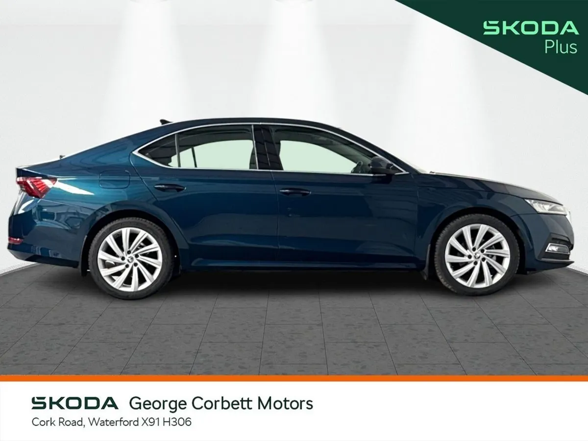 Skoda Octavia Saloon, Diesel, 2022, Blue