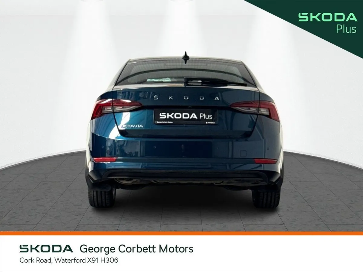 Skoda Octavia Saloon, Diesel, 2022, Blue