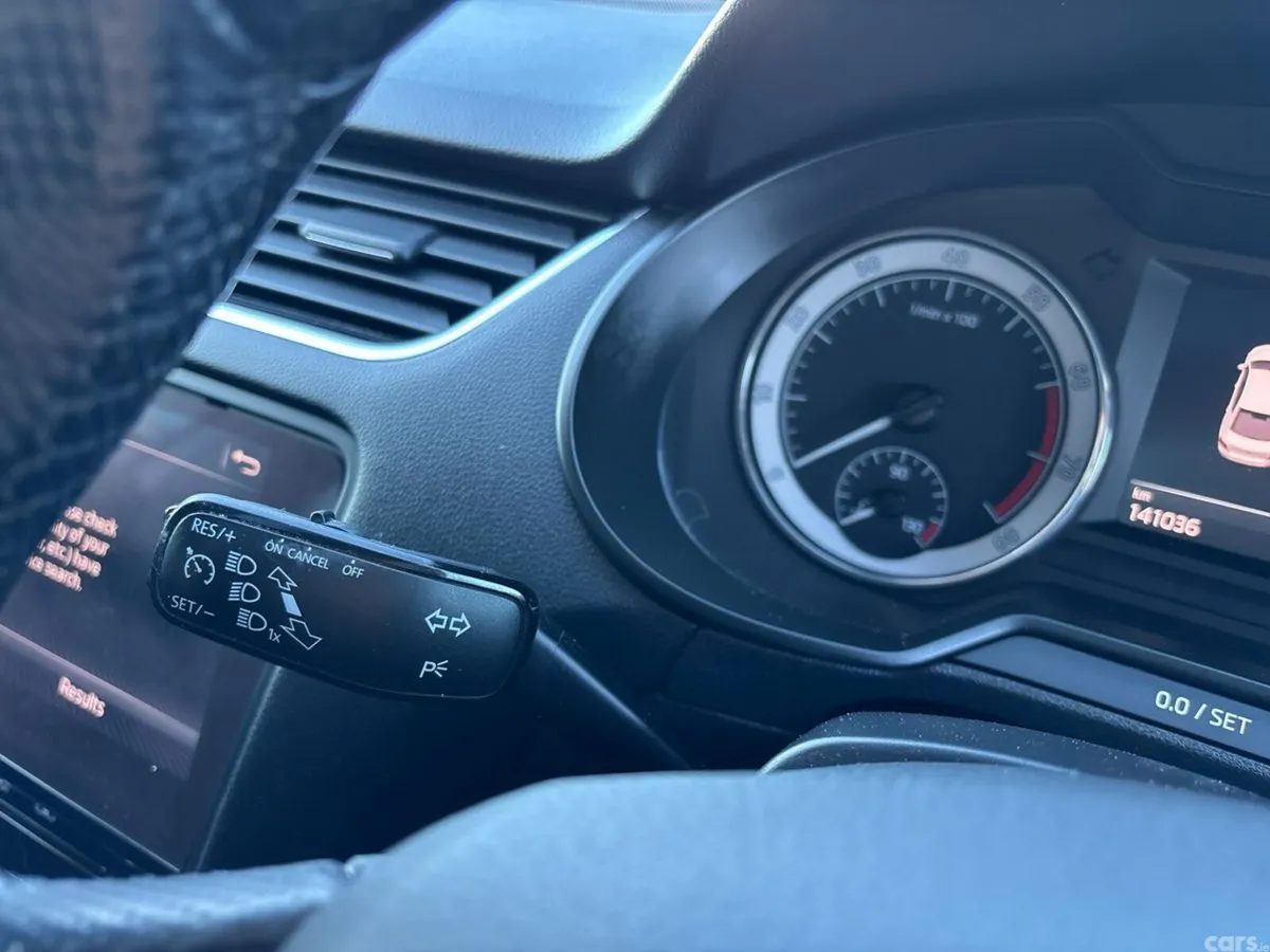 Skoda Octavia Saloon, Petrol, 2018, Grey