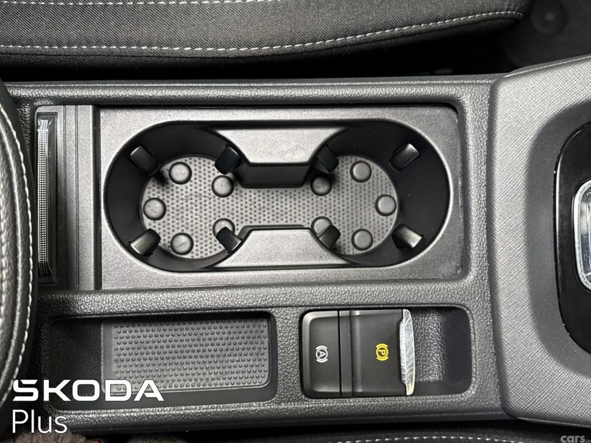 Skoda Octavia Saloon, Diesel, 2022, Blue