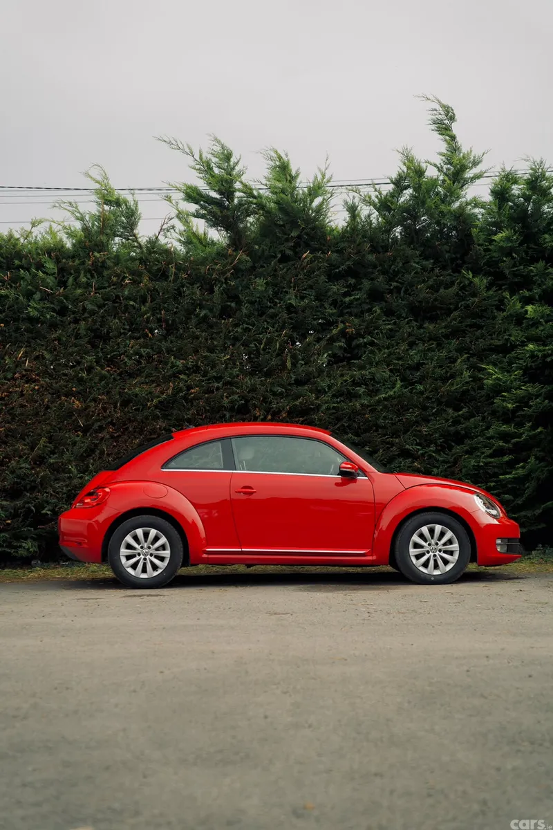 Volkswagen Beetle Coupe, Petrol, 2015, Red