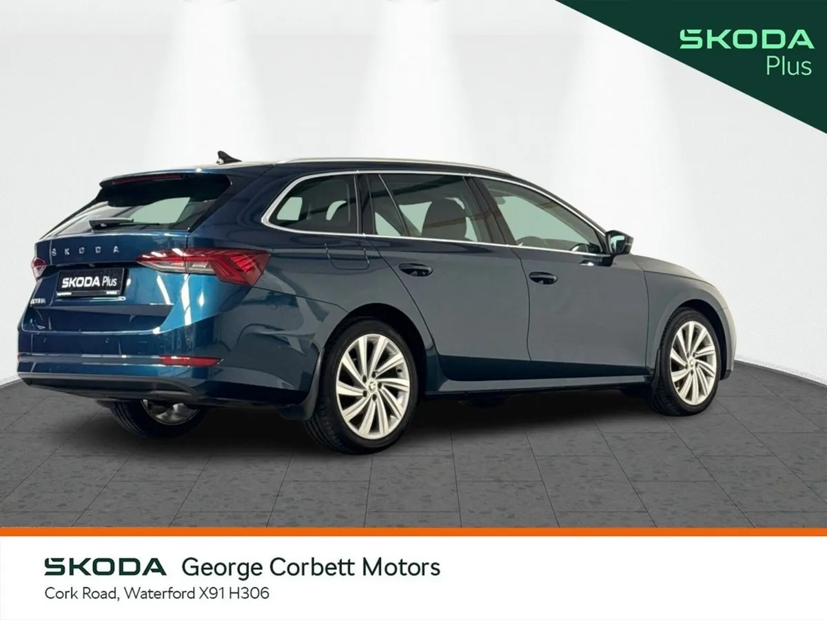Skoda Octavia Estate, Petrol, 2023, Blue