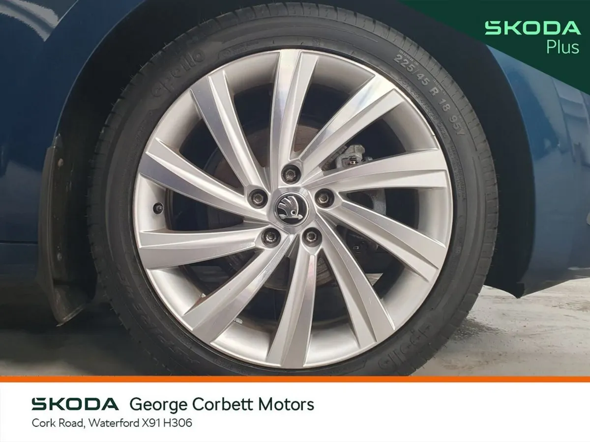 Skoda Octavia Estate, Petrol, 2023, Blue