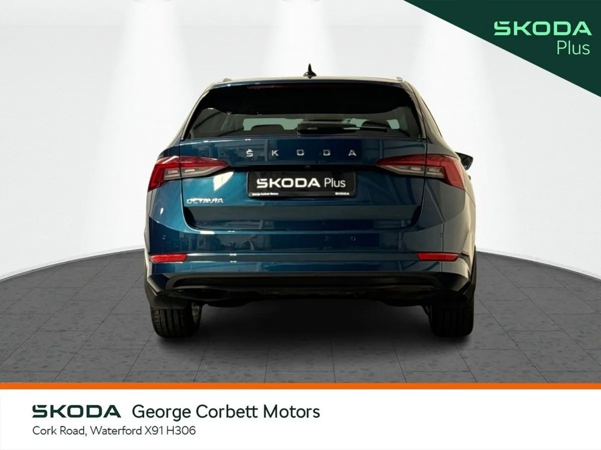 Skoda Octavia Estate, Petrol, 2023, Blue