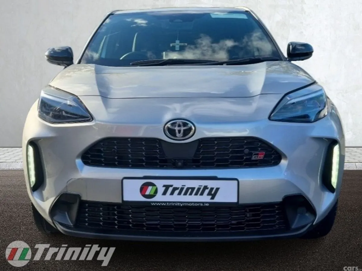 Toyota Yaris Cross SUV, Petrol Hybrid, 2023, Silver