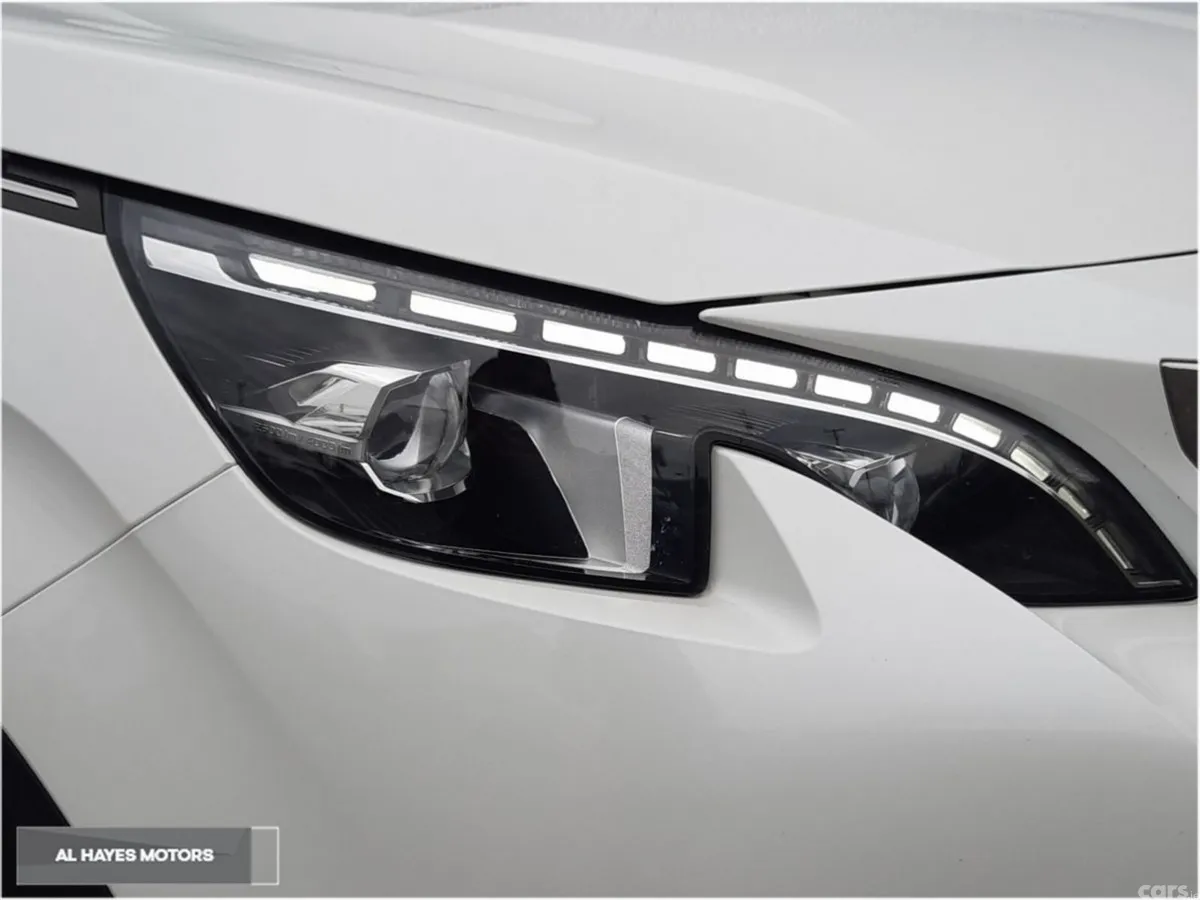 Peugeot 3008 SUV, Petrol, 2017, White