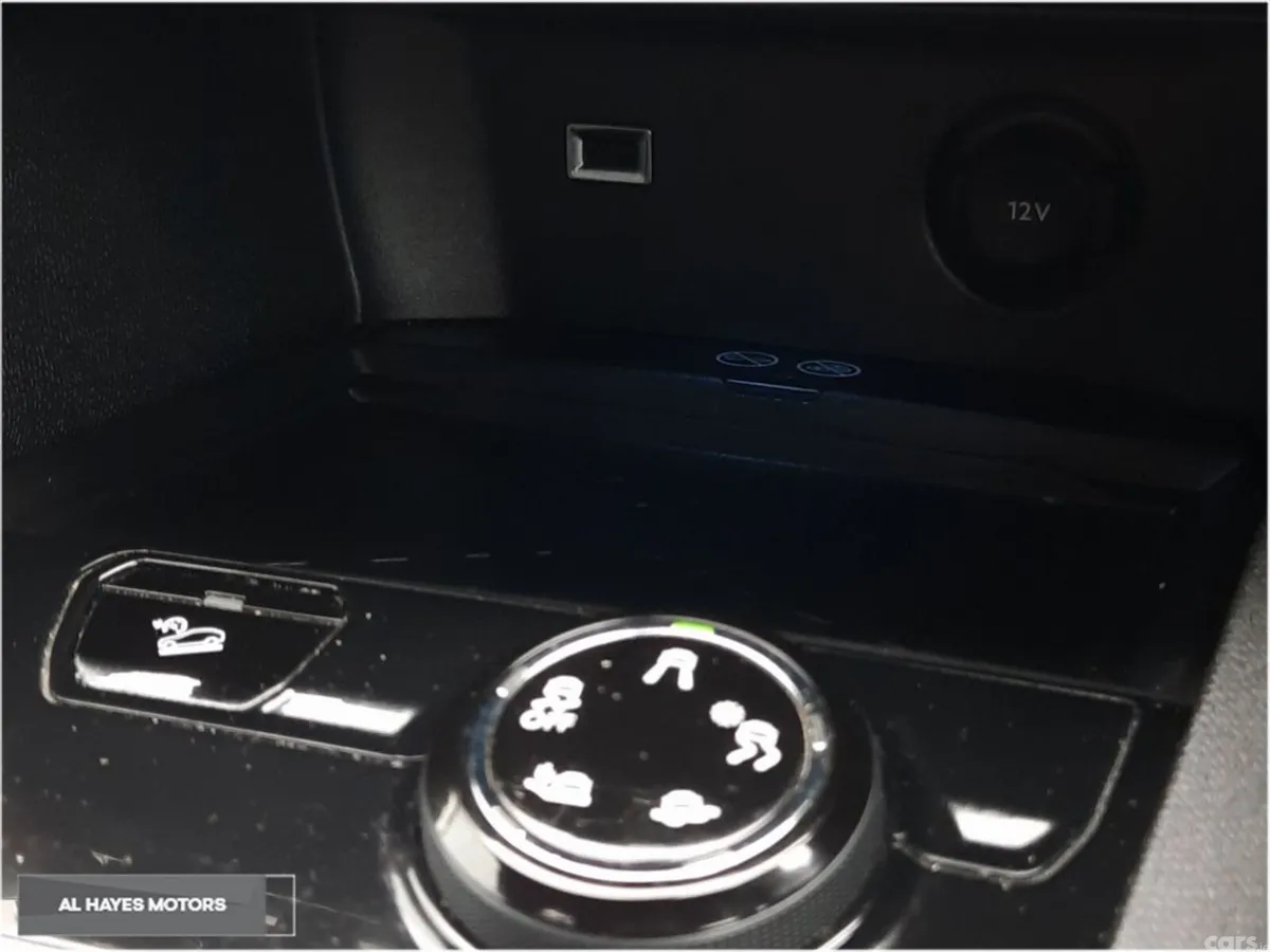 Peugeot 3008 SUV, Petrol, 2017, White