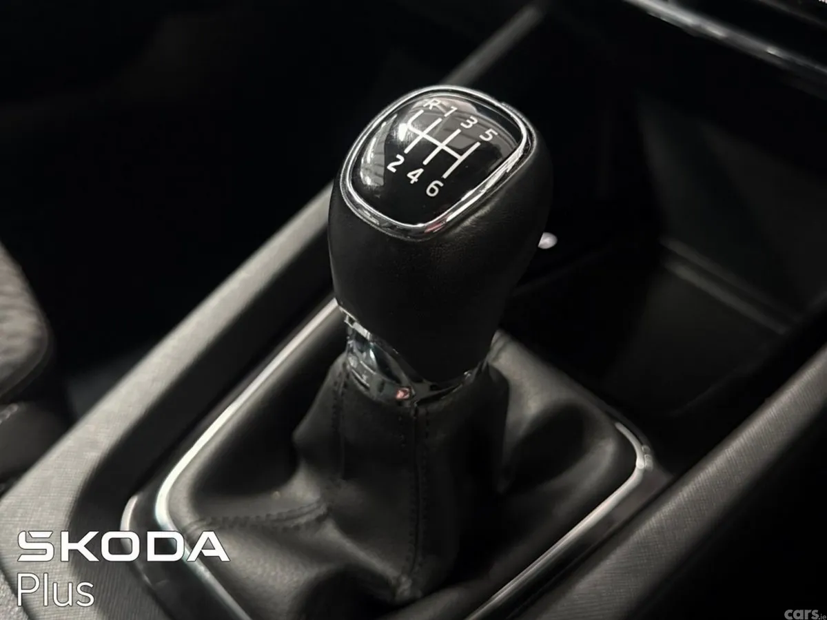 Skoda Octavia Estate, Petrol, 2023, Blue
