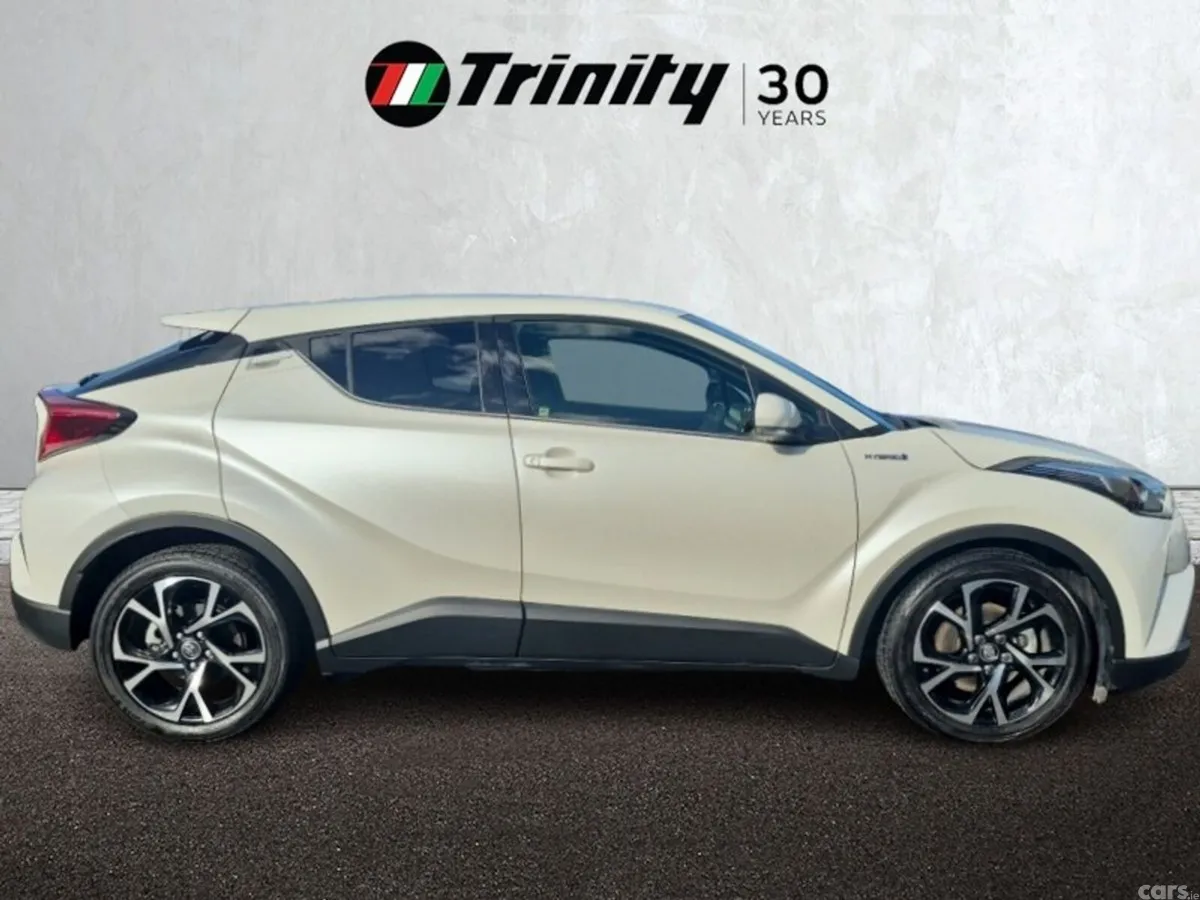Toyota C-HR SUV, Petrol Hybrid, 2018, White