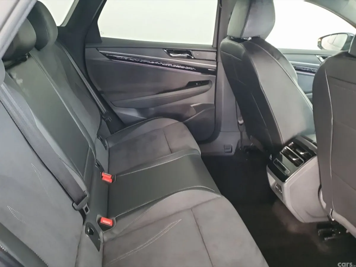 Volkswagen ID.7 Hatchback, Electric, 2024, Blue