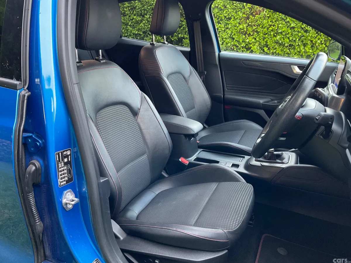 Ford Focus Hatchback, Petrol, 2020, Blue