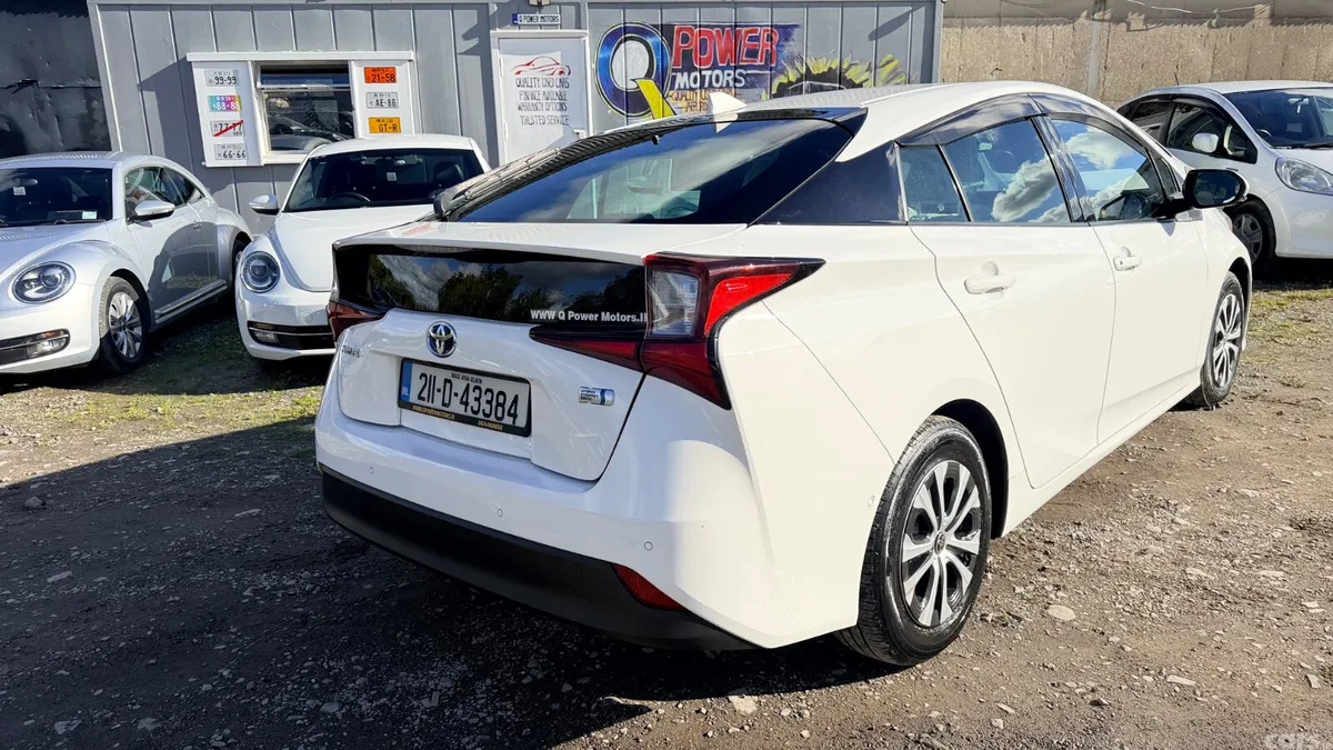 Toyota Prius Hatchback, Petrol Hybrid, 2021, White